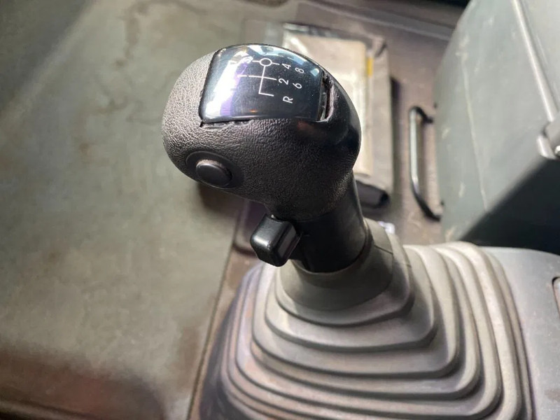 MAN TGA 33.530 6X4 MANUEL GEARBOX 70 TON - Tractor unit: picture 5 MAN TGA 33.530 6X4 MANUEL GEARBOX 70 TON - Tractor unit: picture 5