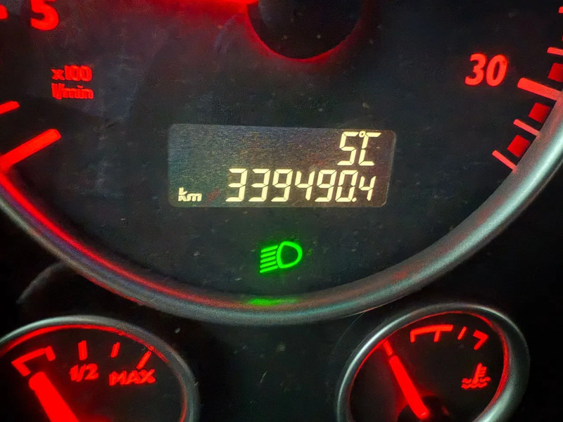 Tractor unit MAN TGX 41.540 8X4 180 TON + RETARDER + HYDRAULICS PTO: picture 17 Tractor unit MAN TGX 41.540 8X4 180 TON + RETARDER + HYDRAULICS PTO: picture 17