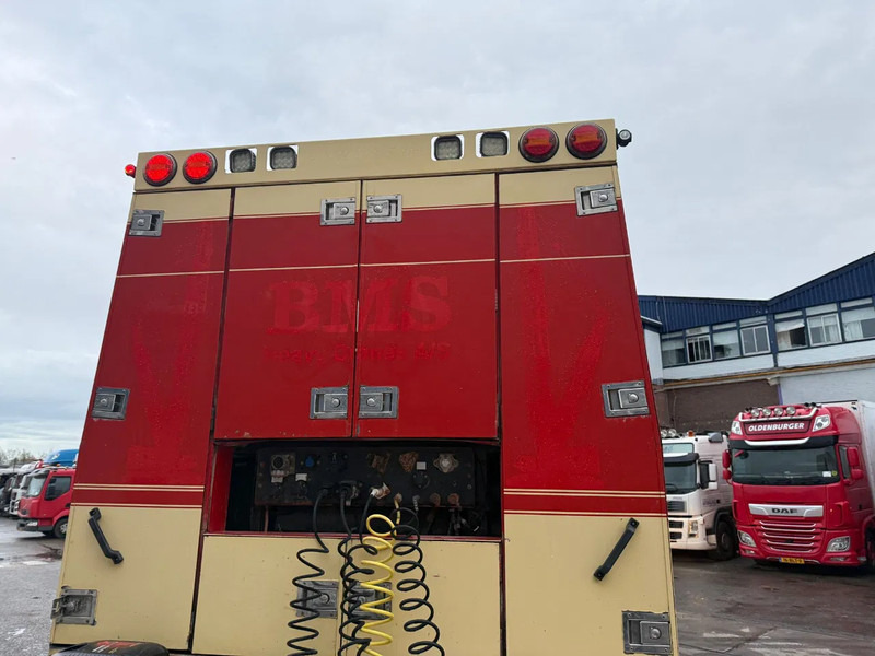 Tractor unit MAN TGX 41.540 8X4 180 TON + RETARDER + HYDRAULICS PTO: picture 13 Tractor unit MAN TGX 41.540 8X4 180 TON + RETARDER + HYDRAULICS PTO: picture 13