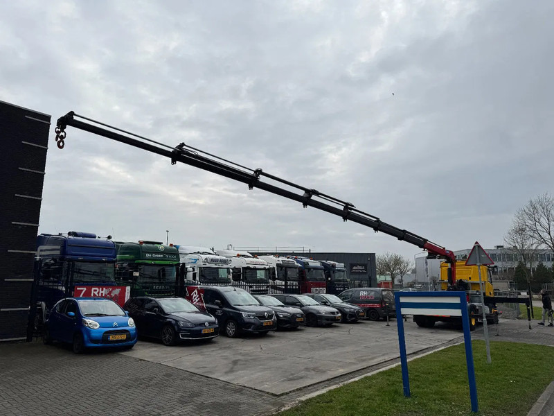 Mercedes-Benz Actros 1845 4X2 - EURO 6 + HMF 2820 + REMOTE + ONLY 105.446 KM - Tractor unit: picture 3 Mercedes-Benz Actros 1845 4X2 - EURO 6 + HMF 2820 + REMOTE + ONLY 105.446 KM - Tractor unit: picture 3