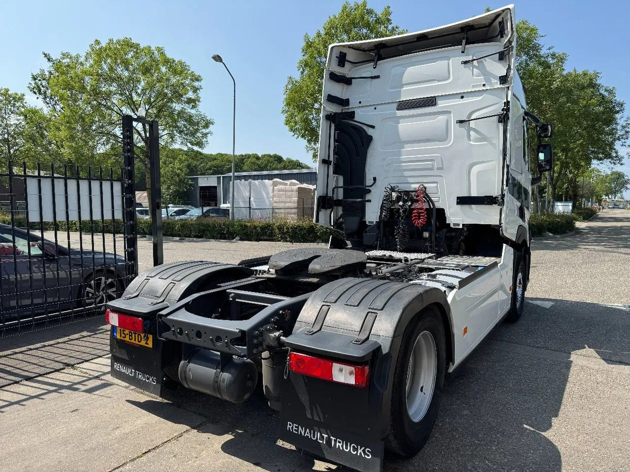 Renault T440 - 13-LITER ENGINE! - EURO 6 SKIRTS SPOILER - Tractor unit: picture 4 Renault T440 - 13-LITER ENGINE! - EURO 6 SKIRTS SPOILER - Tractor unit: picture 4