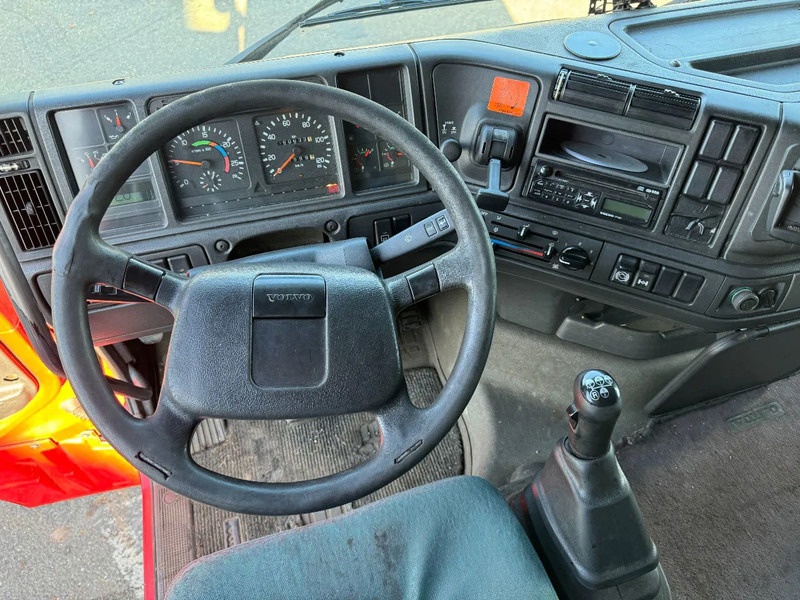 Volvo FH 12.460 4X2 SPOILERS EURO 3 MANUAL on lease Volvo FH 12.460 4X2 SPOILERS EURO 3 MANUAL: picture 10