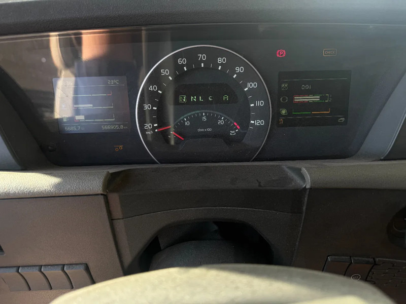 Tractor unit Volvo FH 13.540 8X4, 150 TON, INTARDER, 566862 KM: picture 13