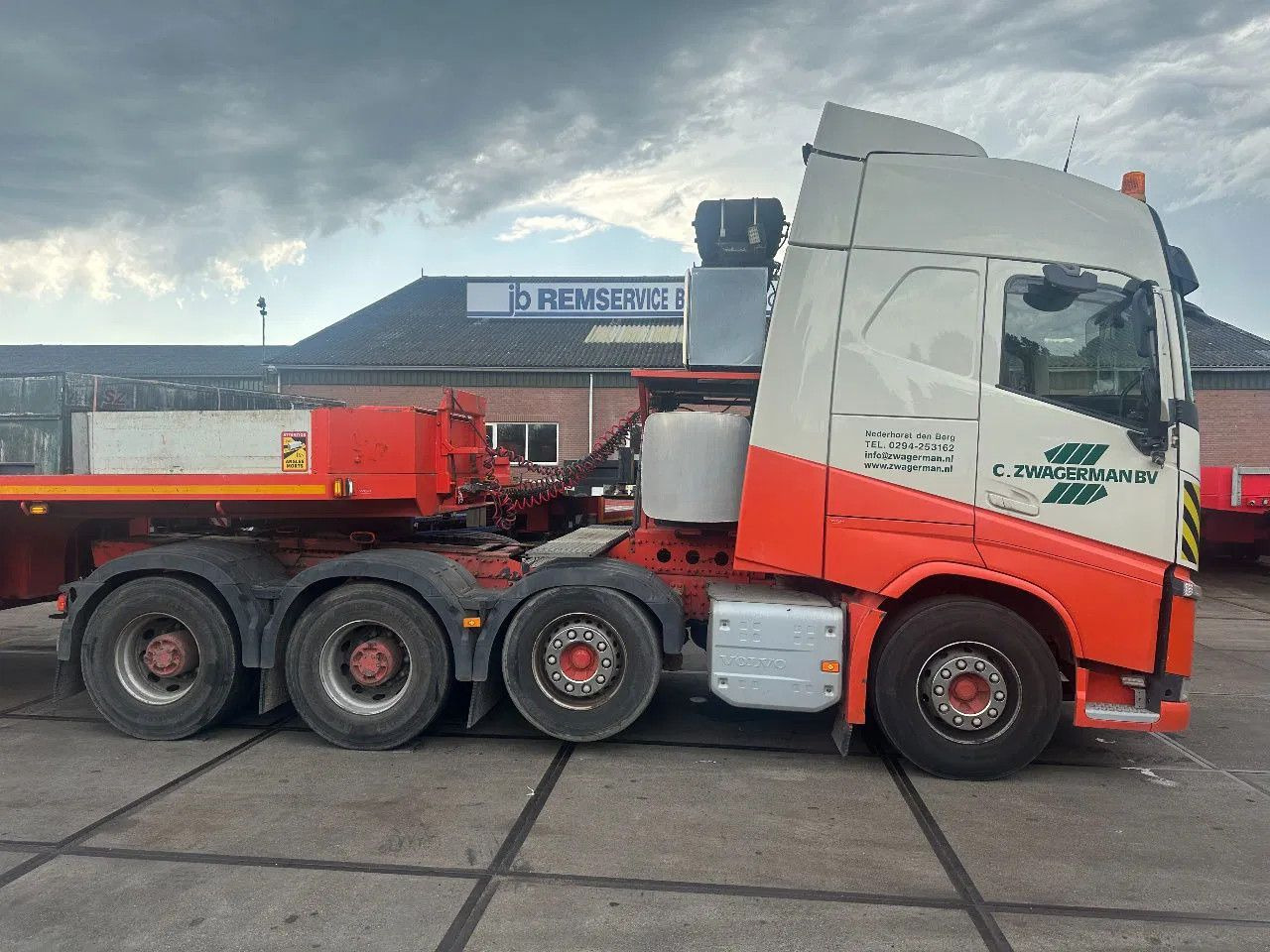 Volvo FH 13.540 8X4, 150 TON, INTARDER, 566862 KM - Tractor unit: picture 4 Volvo FH 13.540 8X4, 150 TON, INTARDER, 566862 KM - Tractor unit: picture 4