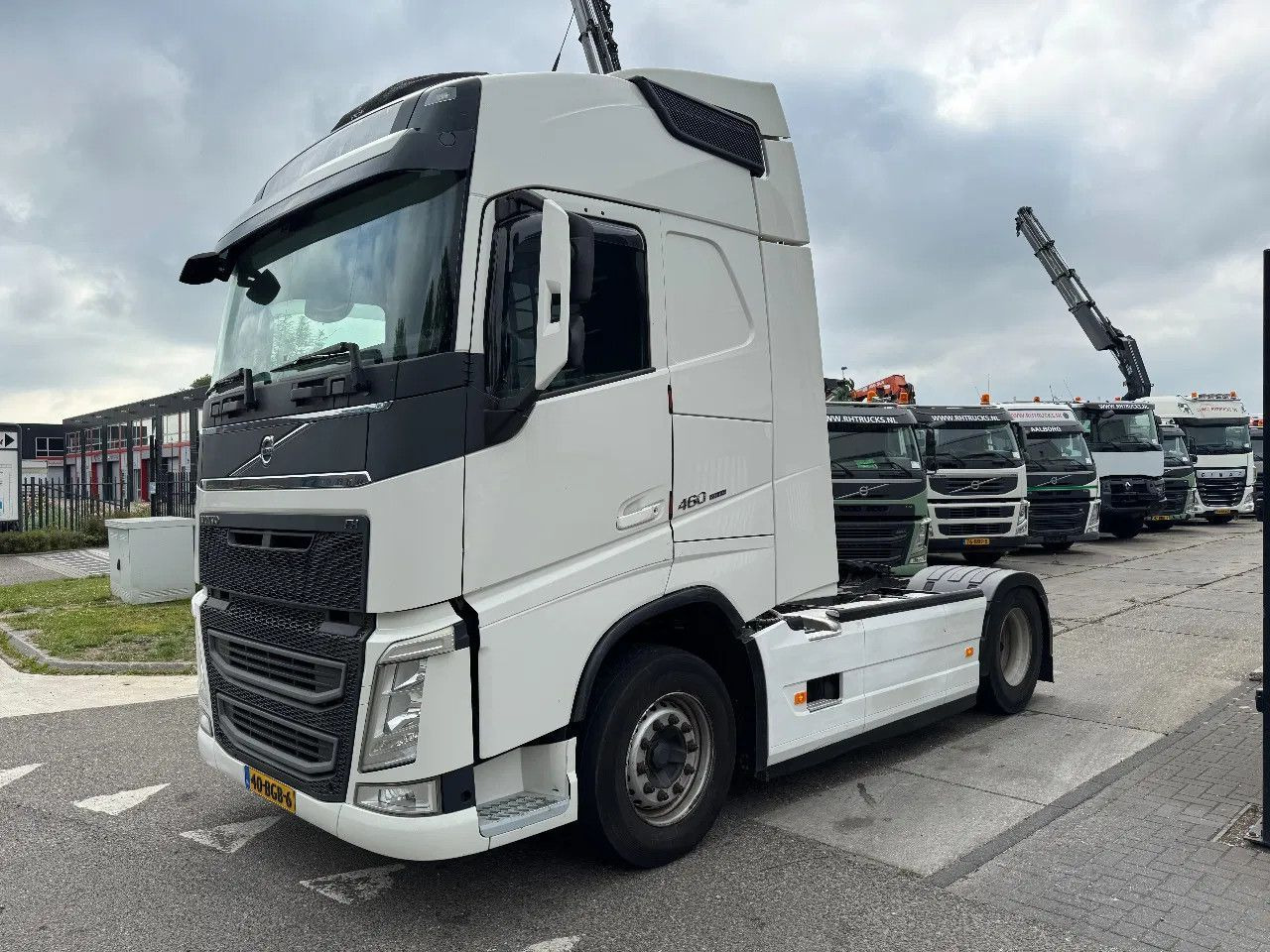 Volvo FH 460 4X2 EURO 6 SKIRTS SPOILERS HYDRAULIC - Tractor unit: picture 1 Volvo FH 460 4X2 EURO 6 SKIRTS SPOILERS HYDRAULIC - Tractor unit: picture 1