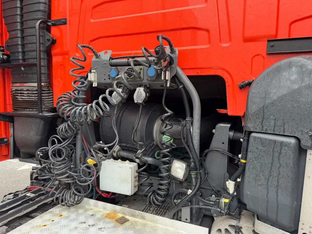 Tractor unit Volvo FH FH420: picture 7
