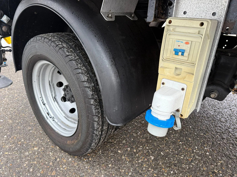 Van Nissan NT400 EURO 6 + ISOLI PT200 - AERIAL PLATFORM - ONLY 25.892 KM: picture 19