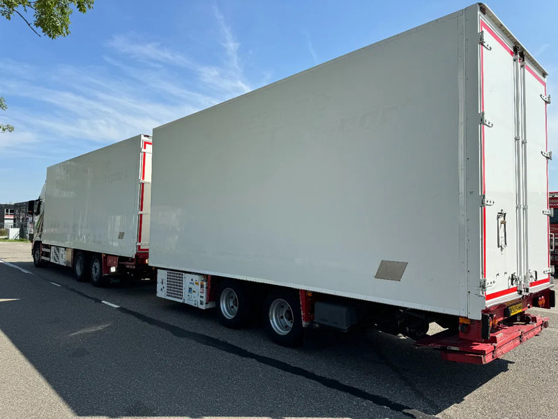 Volvo FH 12.420 6X2 - EURO 3 + HANGER NETAM-FRUEHAUF + THERMOKING + DHOLLANDIA LIFT - Refrigerator truck: picture 4 Volvo FH 12.420 6X2 - EURO 3 + HANGER NETAM-FRUEHAUF + THERMOKING + DHOLLANDIA LIFT - Refrigerator truck: picture 4