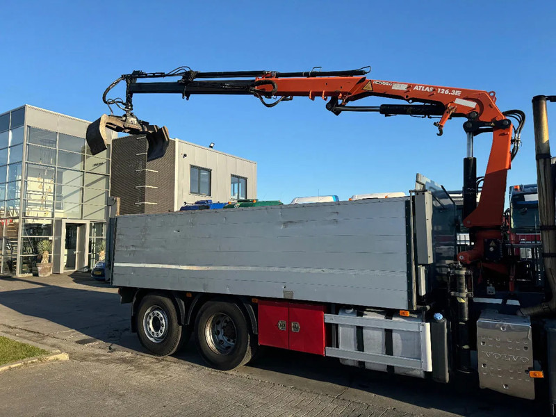 Crane truck Volvo FM 330 6X2 - EURO 5 + ATLAS 126.3E A2 + REMOTE + LIFT/STEERING AXLE: picture 6