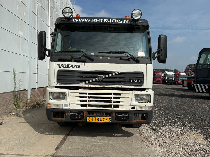 Volvo FM 7.290 4X2 - EURO 2 + MANUAL GEARBOX - Dropside/ Flatbed truck: picture 2 Volvo FM 7.290 4X2 - EURO 2 + MANUAL GEARBOX - Dropside/ Flatbed truck: picture 2
