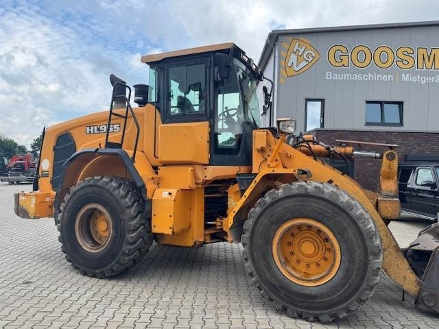 Hyundai HL 955 A - Wheel loader: picture 4 Hyundai HL 955 A - Wheel loader: picture 4