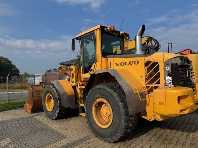 Volvo L 90 F - Wheel loader: picture 1 Volvo L 90 F - Wheel loader: picture 1