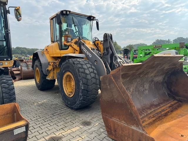 Volvo L 90 F - Wheel loader: picture 4 Volvo L 90 F - Wheel loader: picture 4