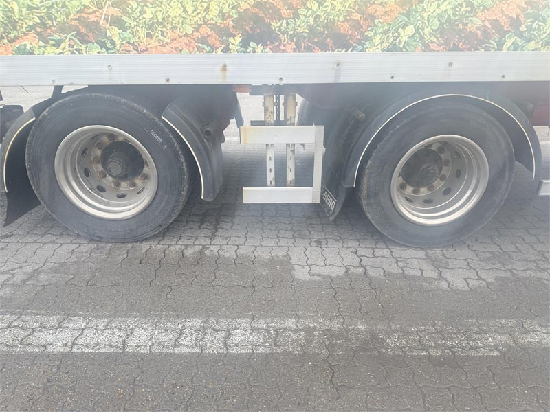 KEL-BERG 34 pl. - Semi-trailer: picture 4 KEL-BERG 34 pl. - Semi-trailer: picture 4