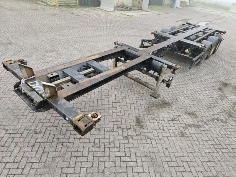 Broshuis MFCC Multi - Lifting axle - 2x20FT / 40FTHC / 45FTHC - Container transporter/ Swap body semi-trailer: picture 1 Broshuis MFCC Multi - Lifting axle - 2x20FT / 40FTHC / 45FTHC - Container transporter/ Swap body semi-trailer: picture 1