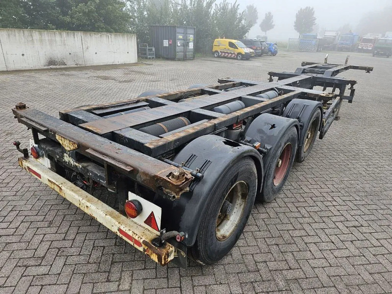 Broshuis MFCC Multi - Lifting axle - 2x20FT / 40FTHC / 45FTHC - Container transporter/ Swap body semi-trailer: picture 4 Broshuis MFCC Multi - Lifting axle - 2x20FT / 40FTHC / 45FTHC - Container transporter/ Swap body semi-trailer: picture 4