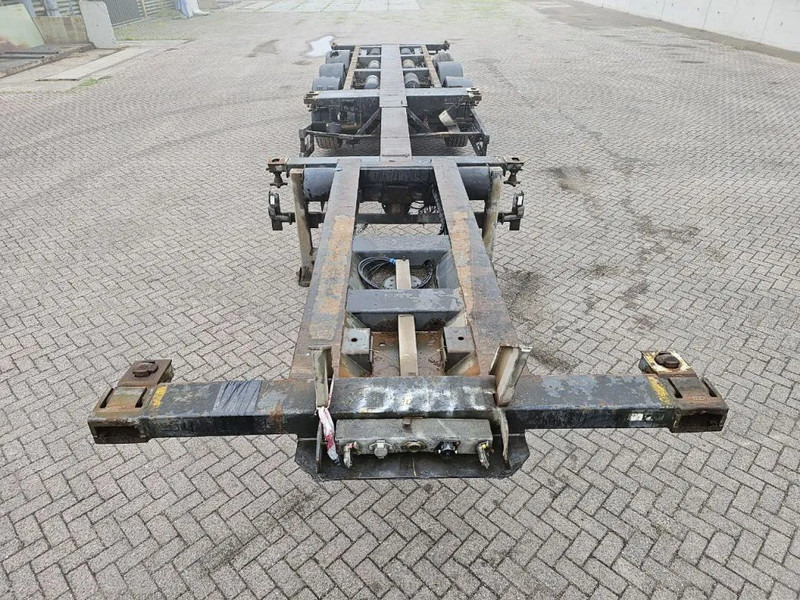 Broshuis MFCC Multi - Lifting axle - 2x20FT / 40FTHC / 45FTHC - Container transporter/ Swap body semi-trailer: picture 2 Broshuis MFCC Multi - Lifting axle - 2x20FT / 40FTHC / 45FTHC - Container transporter/ Swap body semi-trailer: picture 2