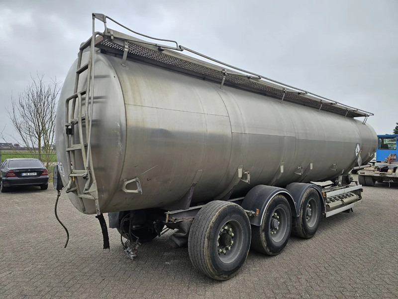Magyar RVS - INOX - 38.5 M3- 7 Comp. - Tank semi-trailer: picture 4 Magyar RVS - INOX - 38.5 M3- 7 Comp. - Tank semi-trailer: picture 4