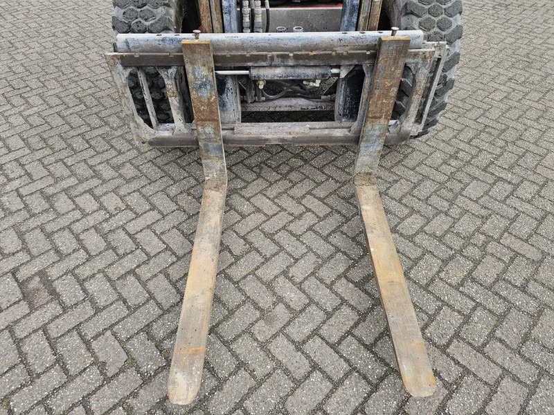 Manitou M 30-2 4ST3B - Rough terrain forklift: picture 4 Manitou M 30-2 4ST3B - Rough terrain forklift: picture 4