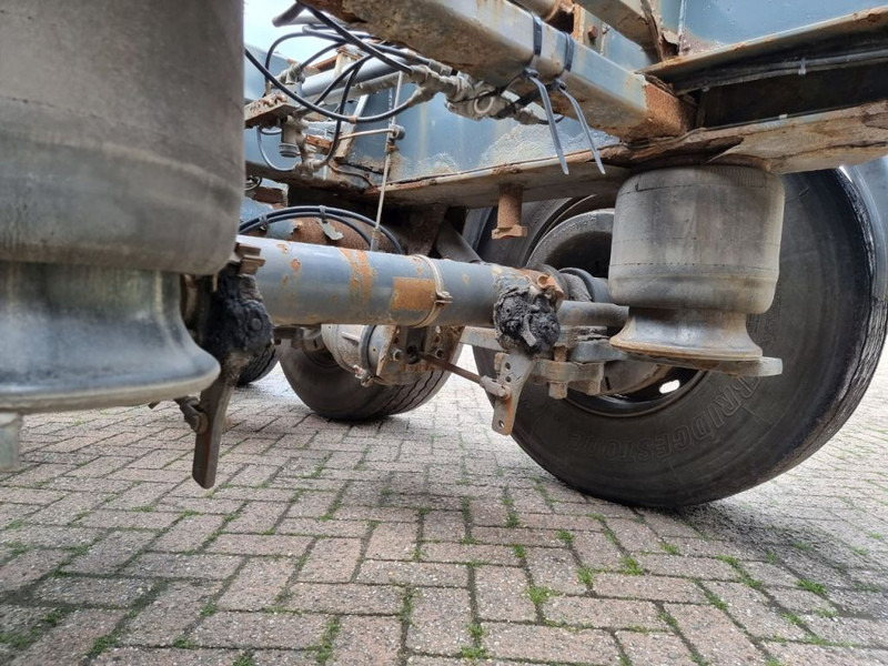 Container transporter/ Swap body semi-trailer Netam-Fruehauf SMB - Drumbrakes: picture 10