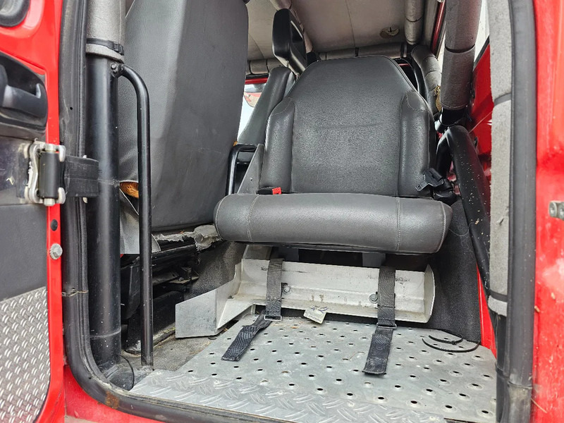 Fire truck Renault M210 Arbois 3500L: picture 10