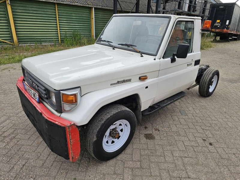 Toyota Land Cruiser LB71MOD - Van: picture 1 Toyota Land Cruiser LB71MOD - Van: picture 1