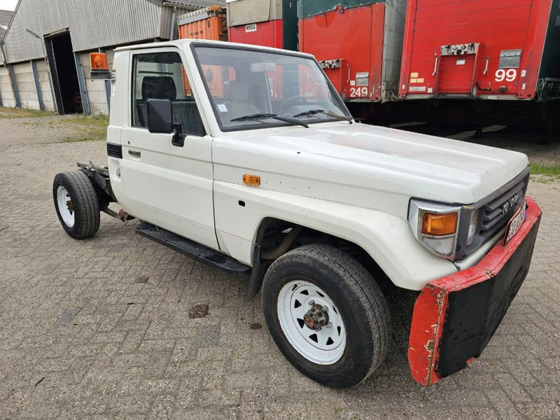 Toyota Land Cruiser LB71MOD - Van: picture 3 Toyota Land Cruiser LB71MOD - Van: picture 3