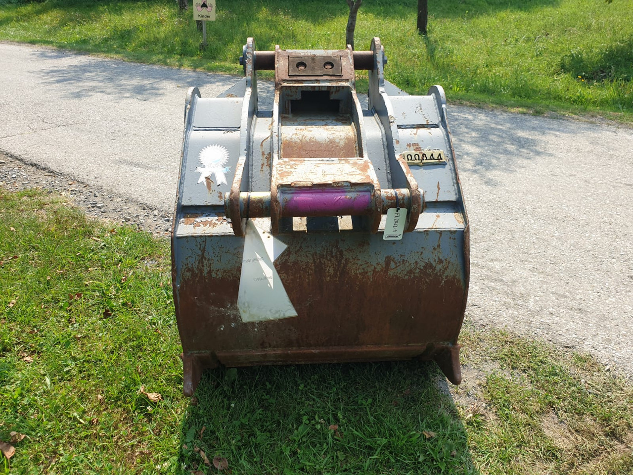 Baumaschinentechnik Bucket 120 cm with SW2 - Excavator bucket for Crawler excavator: picture 3 Baumaschinentechnik Bucket 120 cm with SW2 - Excavator bucket for Crawler excavator: picture 3