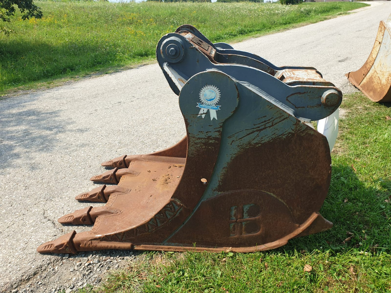Baumaschinentechnik Bucket 120 cm with SW2 - Excavator bucket for Crawler excavator: picture 1 Baumaschinentechnik Bucket 120 cm with SW2 - Excavator bucket for Crawler excavator: picture 1