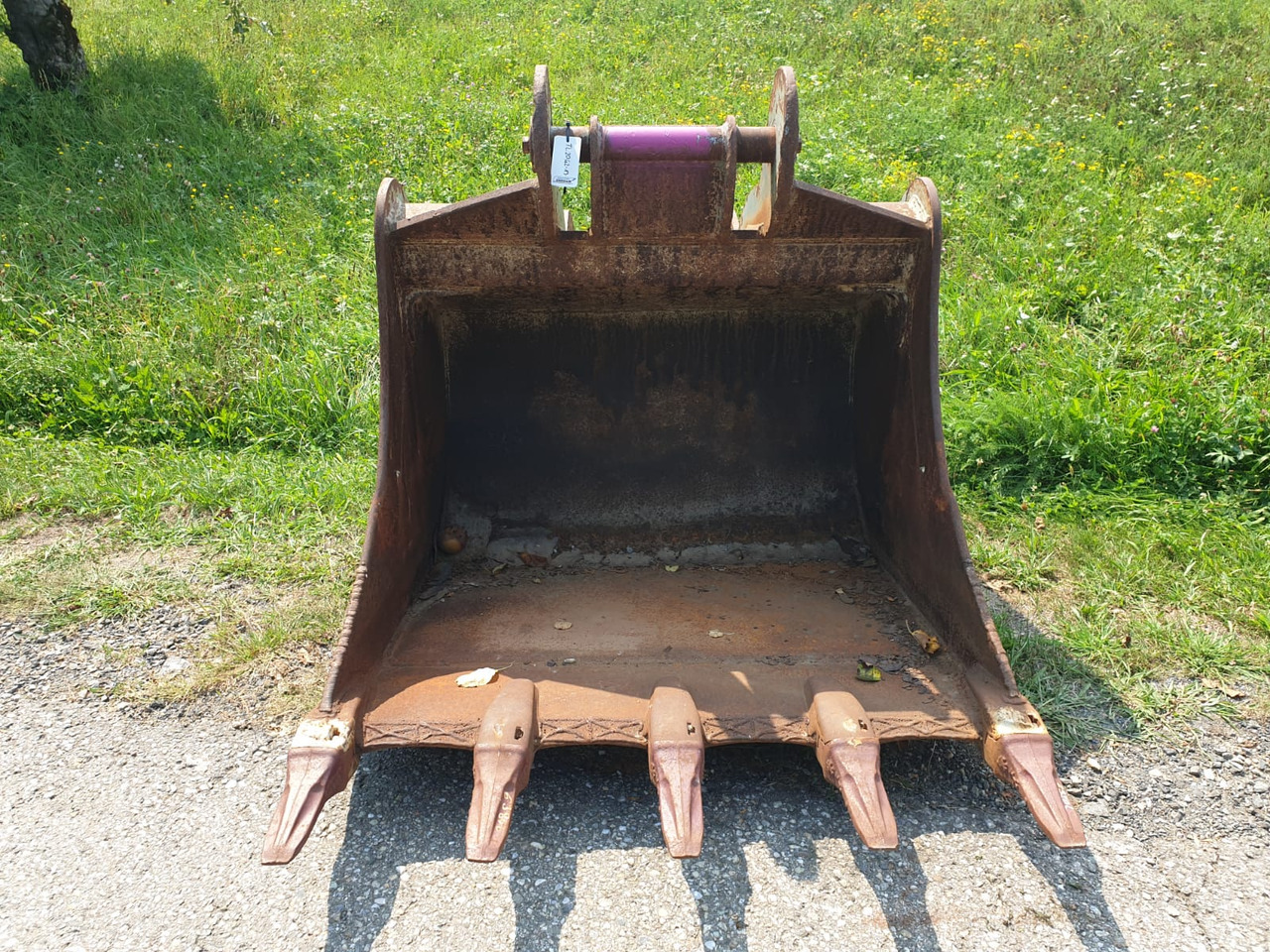 Baumaschinentechnik Bucket 120 cm with SW2 - Excavator bucket for Crawler excavator: picture 3 Baumaschinentechnik Bucket 120 cm with SW2 - Excavator bucket for Crawler excavator: picture 3