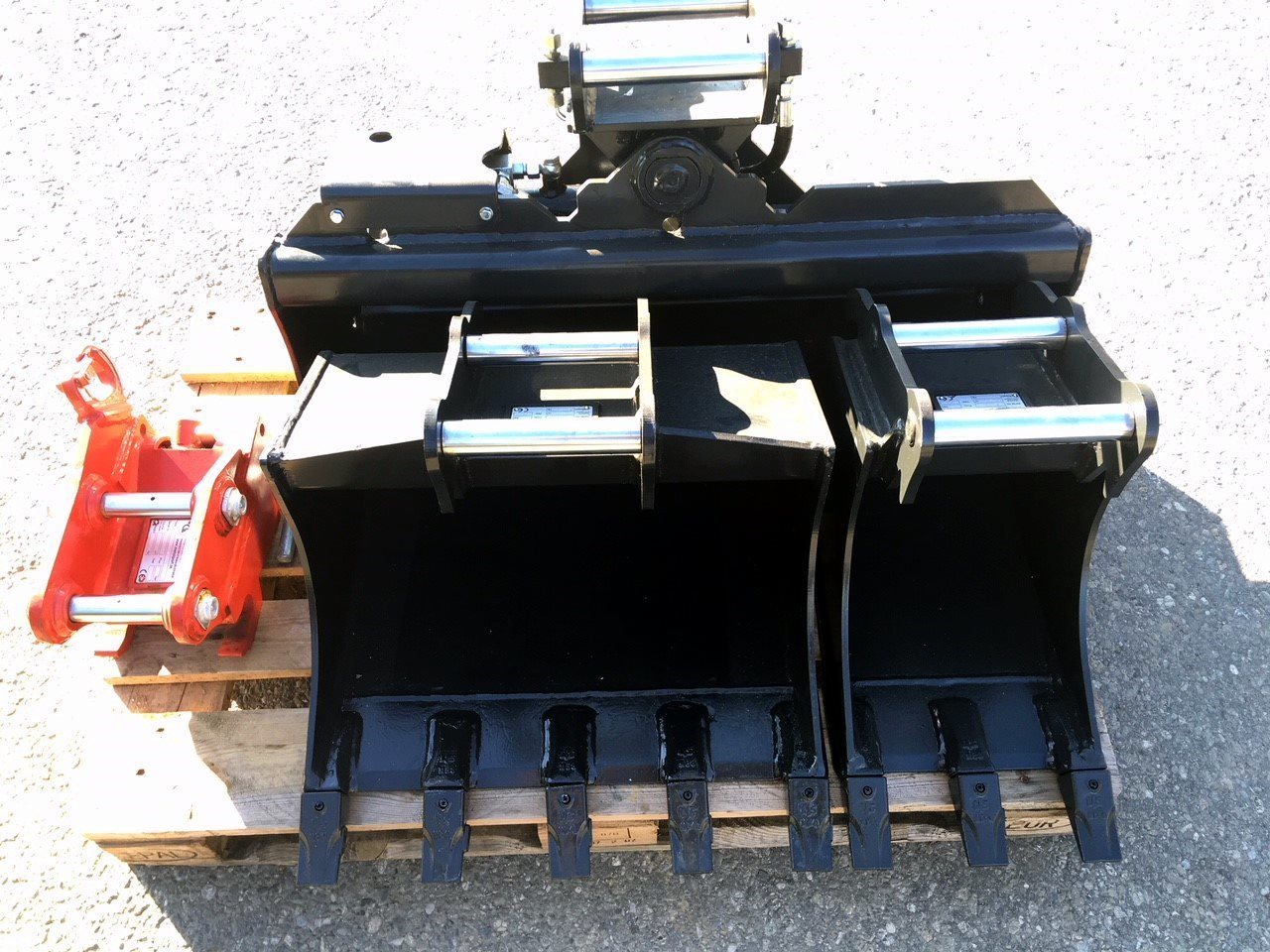 Geel-Martin Package of buckets - Bucket for Mini excavator: picture 1 Geel-Martin Package of buckets - Bucket for Mini excavator: picture 1