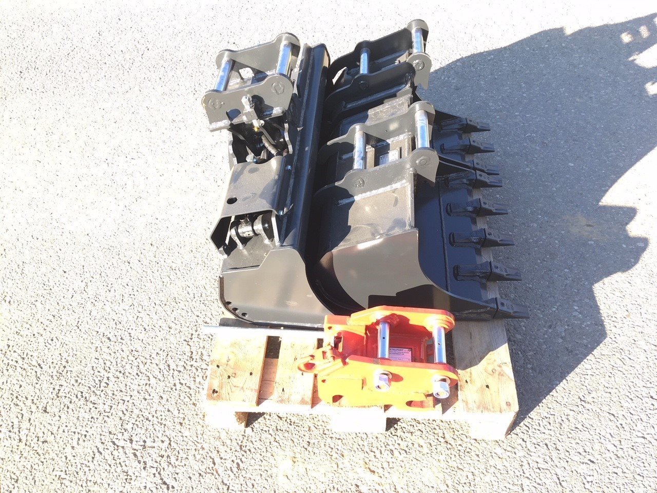 Geel-Martin Package of buckets - Bucket for Mini excavator: picture 4 Geel-Martin Package of buckets - Bucket for Mini excavator: picture 4