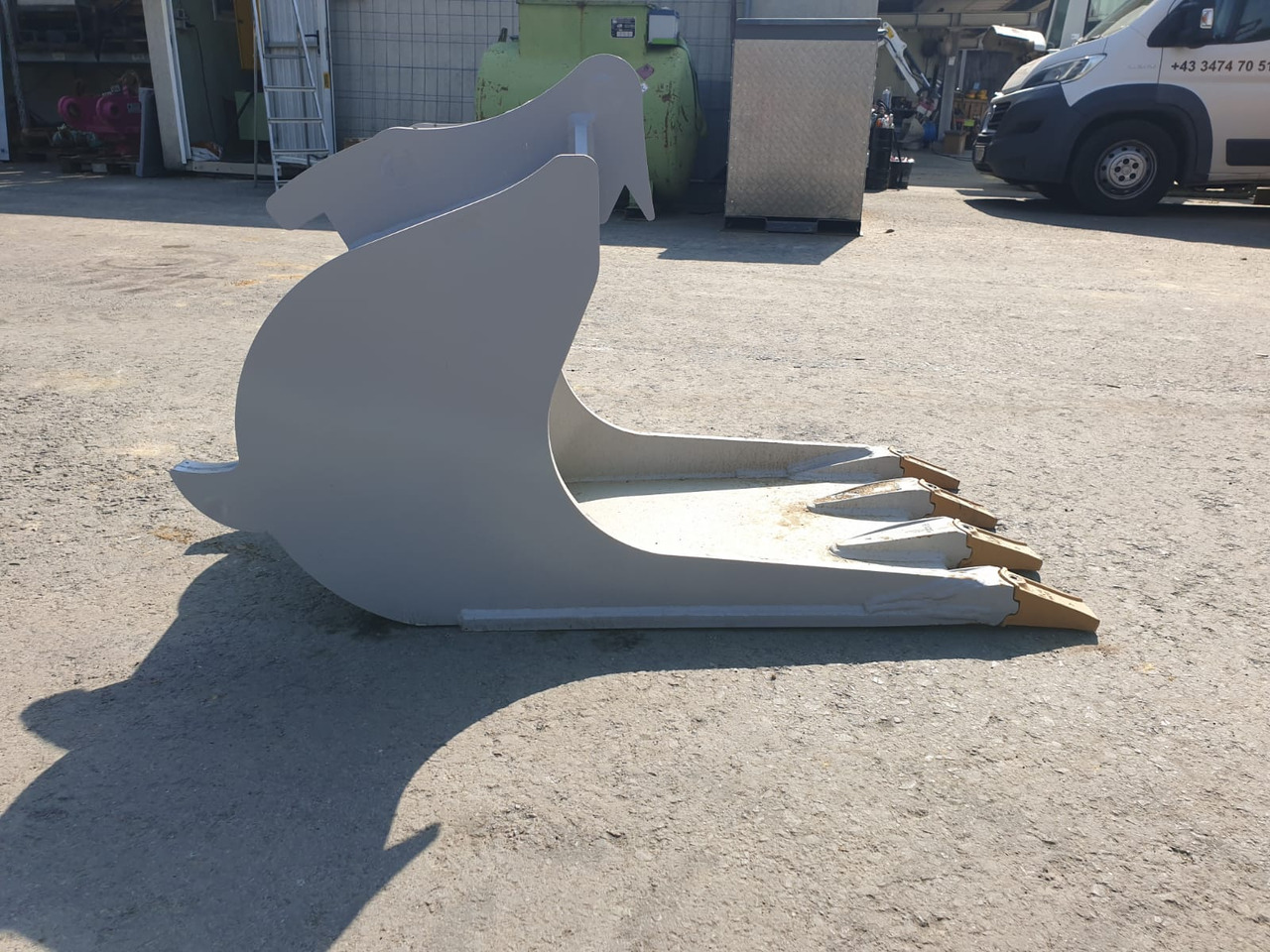 Geel / Martin SW 020 / MH 10 - Excavator bucket for Mini excavator: picture 2 Geel / Martin SW 020 / MH 10 - Excavator bucket for Mini excavator: picture 2