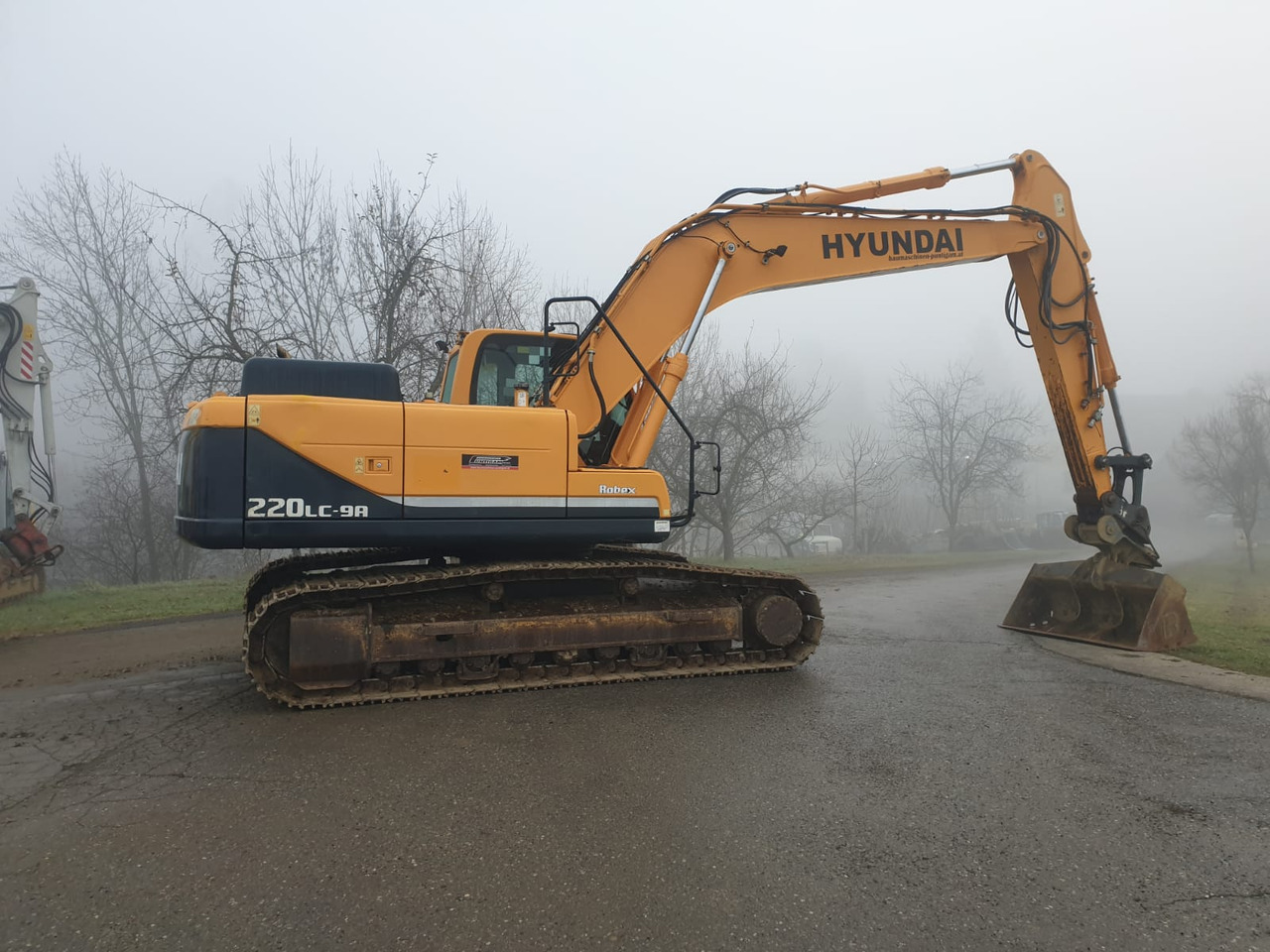 Hyundai R 220 LC-9A - Crawler excavator: picture 2 Hyundai R 220 LC-9A - Crawler excavator: picture 2