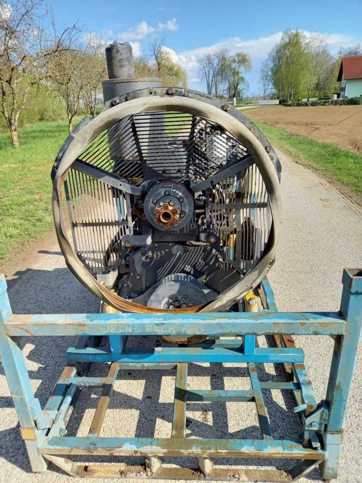 KOMATSU S6D125E-2 - Engine for Bulldozer: picture 2 KOMATSU S6D125E-2 - Engine for Bulldozer: picture 2