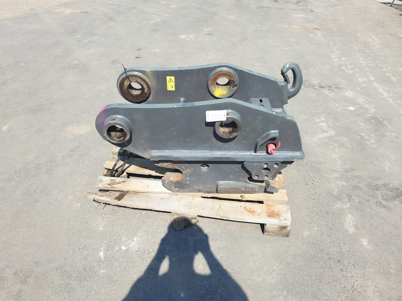 Winkelbauer XXL for JCB JS 330 - Quick coupler for Excavator: picture 1 Winkelbauer XXL for JCB JS 330 - Quick coupler for Excavator: picture 1