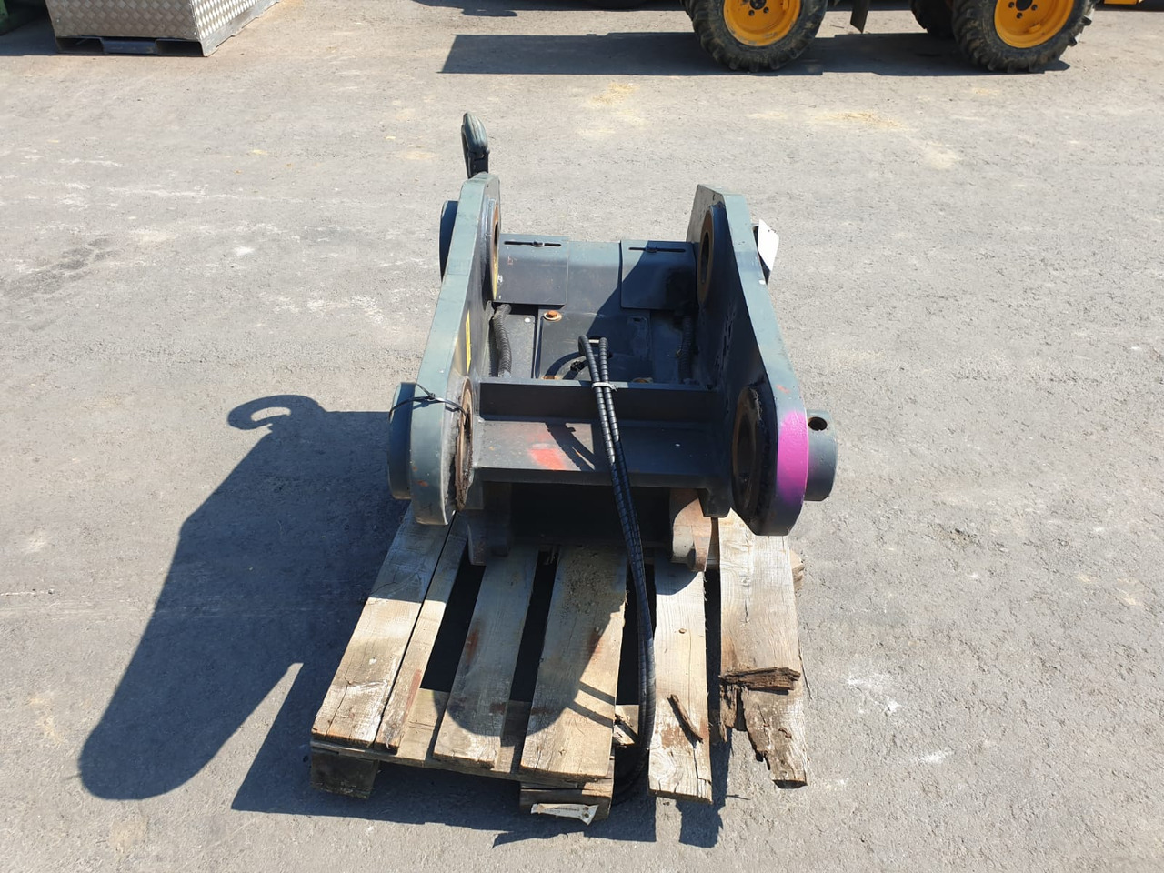 Winkelbauer XXL for JCB JS 330 - Quick coupler for Excavator: picture 4 Winkelbauer XXL for JCB JS 330 - Quick coupler for Excavator: picture 4