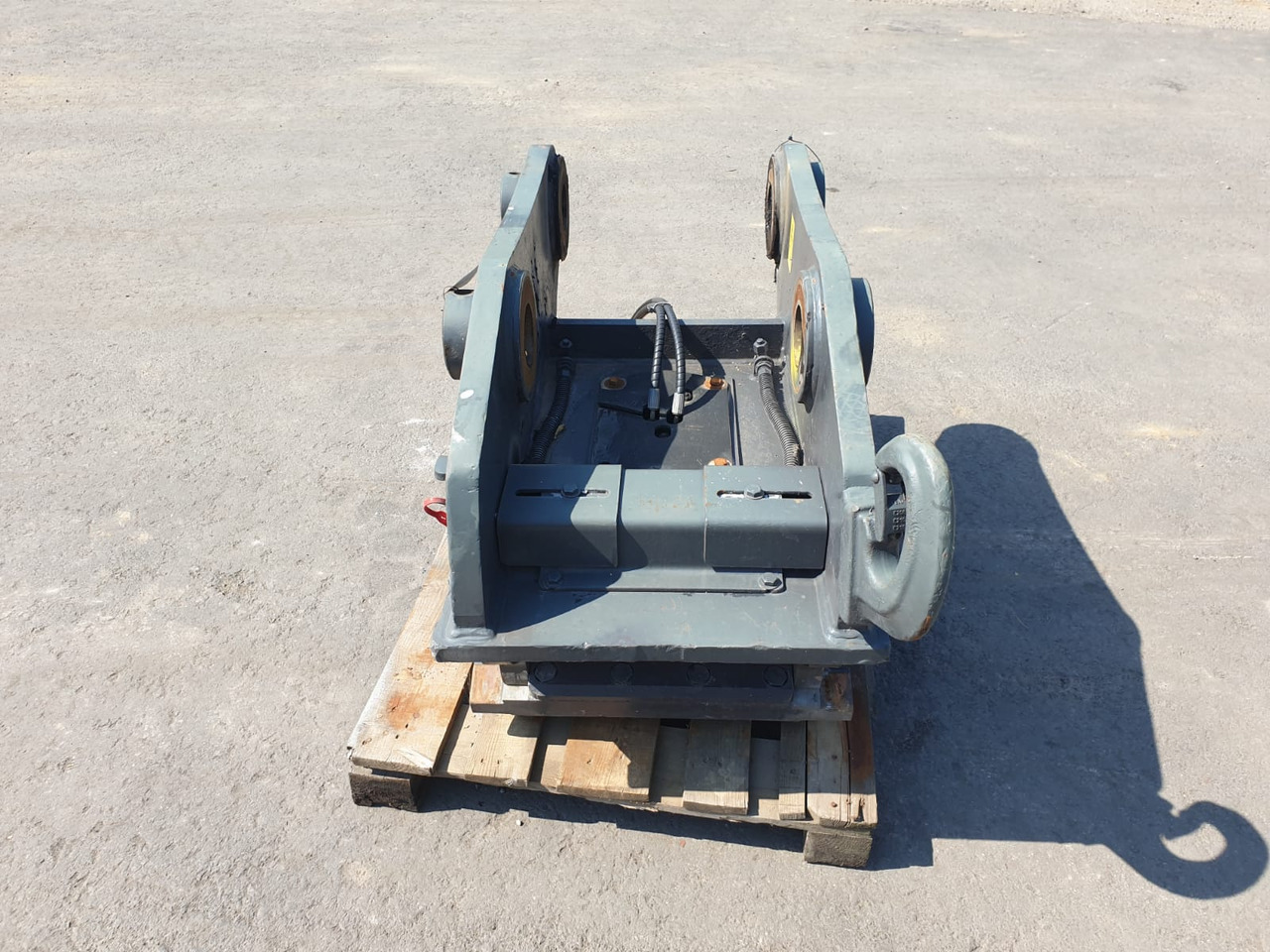 Winkelbauer XXL for JCB JS 330 - Quick coupler for Excavator: picture 3 Winkelbauer XXL for JCB JS 330 - Quick coupler for Excavator: picture 3