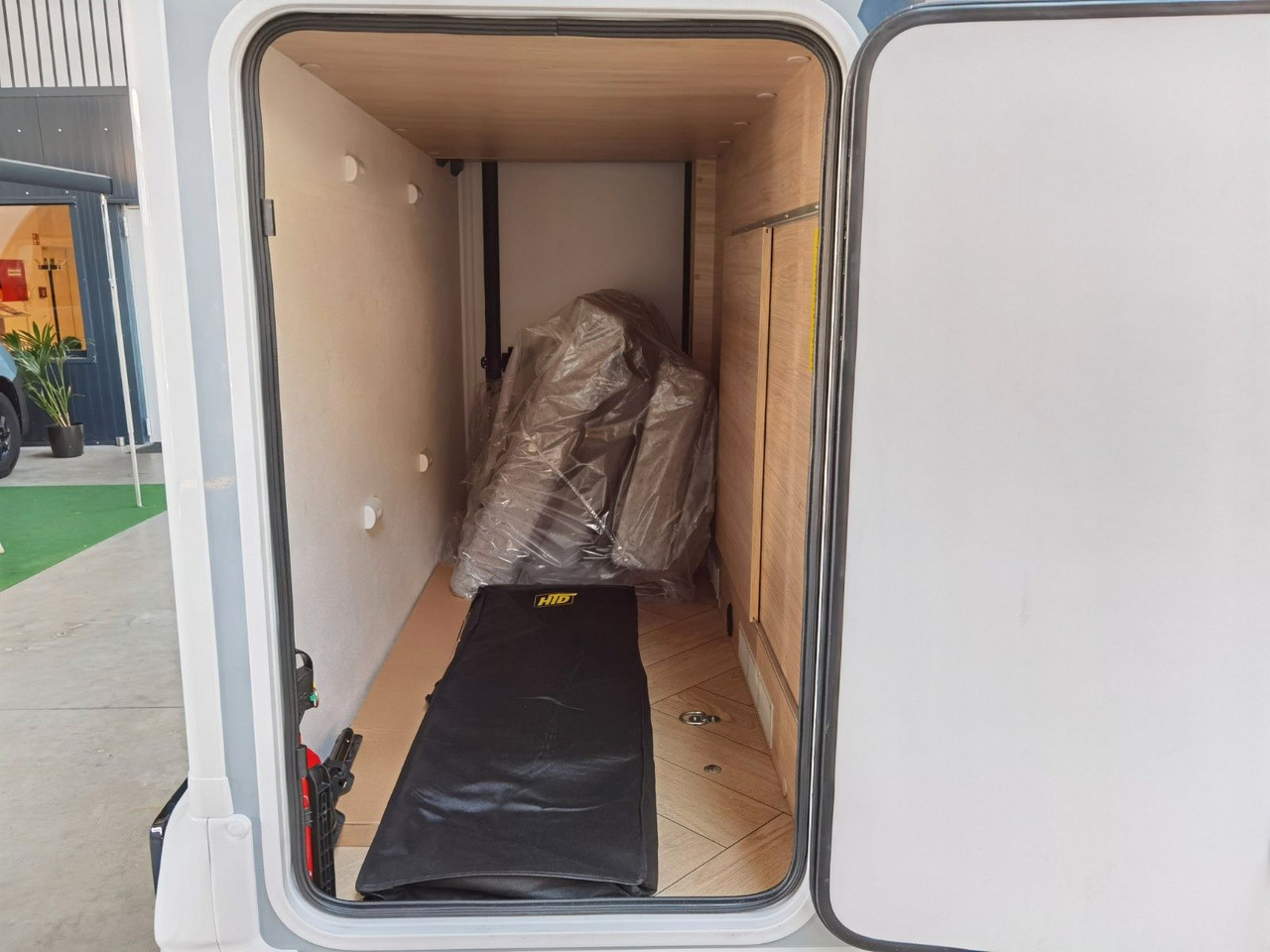 Chausson 650 TITANIUM / MODELL 2026 / 165PS-8G. / HUBBETT on lease Chausson 650 TITANIUM / MODELL 2026 / 165PS-8G. / HUBBETT: picture 12