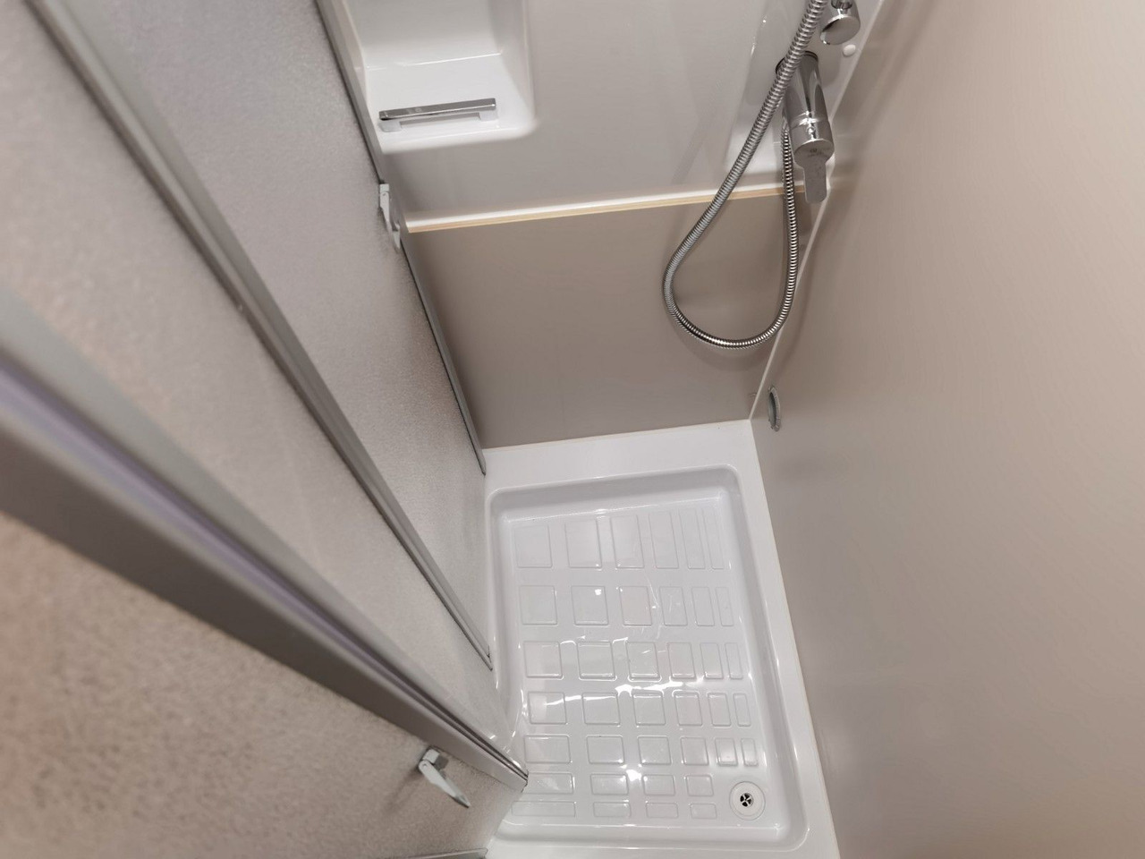 Camper van Chausson V690 SPORT LINE / -2026- / XXL-HUBBETT E-BIKE GA: picture 23