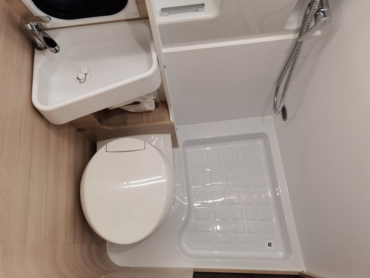 Camper van Chausson V697 FIRST LINE / - 2025- / 140PS / EINZELBETTEN: picture 18 Camper van Chausson V697 FIRST LINE / - 2025- / 140PS / EINZELBETTEN: picture 18