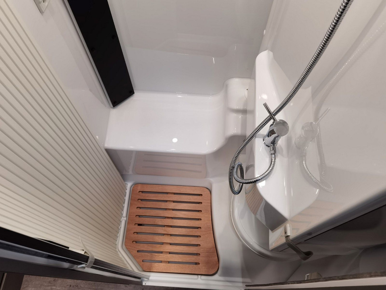 Semi-integrated motorhome Chausson X 650 EXCLUSIVE LINE /XXL-HUBBETT/ E-BIKE TRÄGER: picture 21