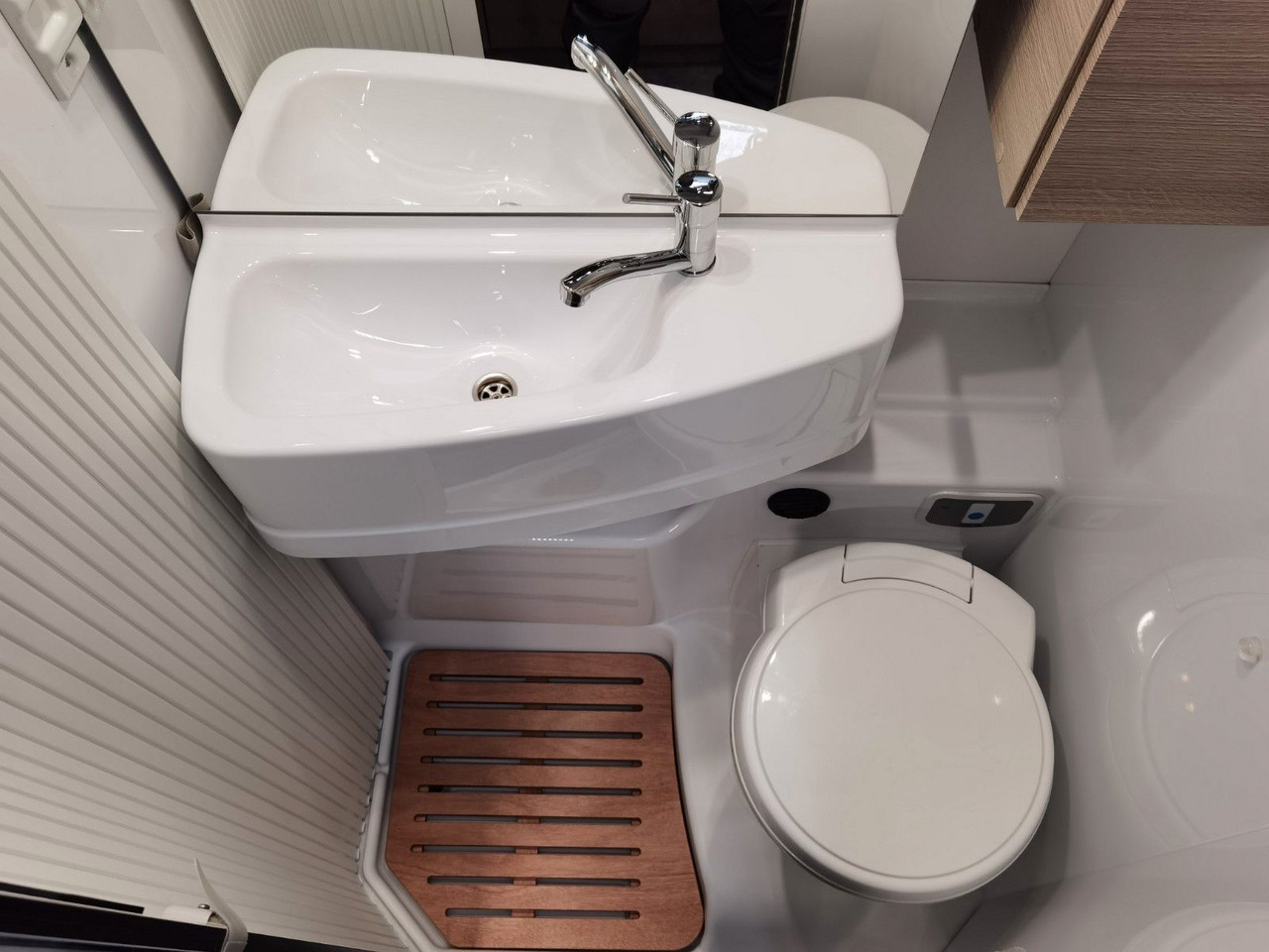Semi-integrated motorhome Chausson X 650 EXCLUSIVE LINE /XXL-HUBBETT/ E-BIKE TRÄGER: picture 19
