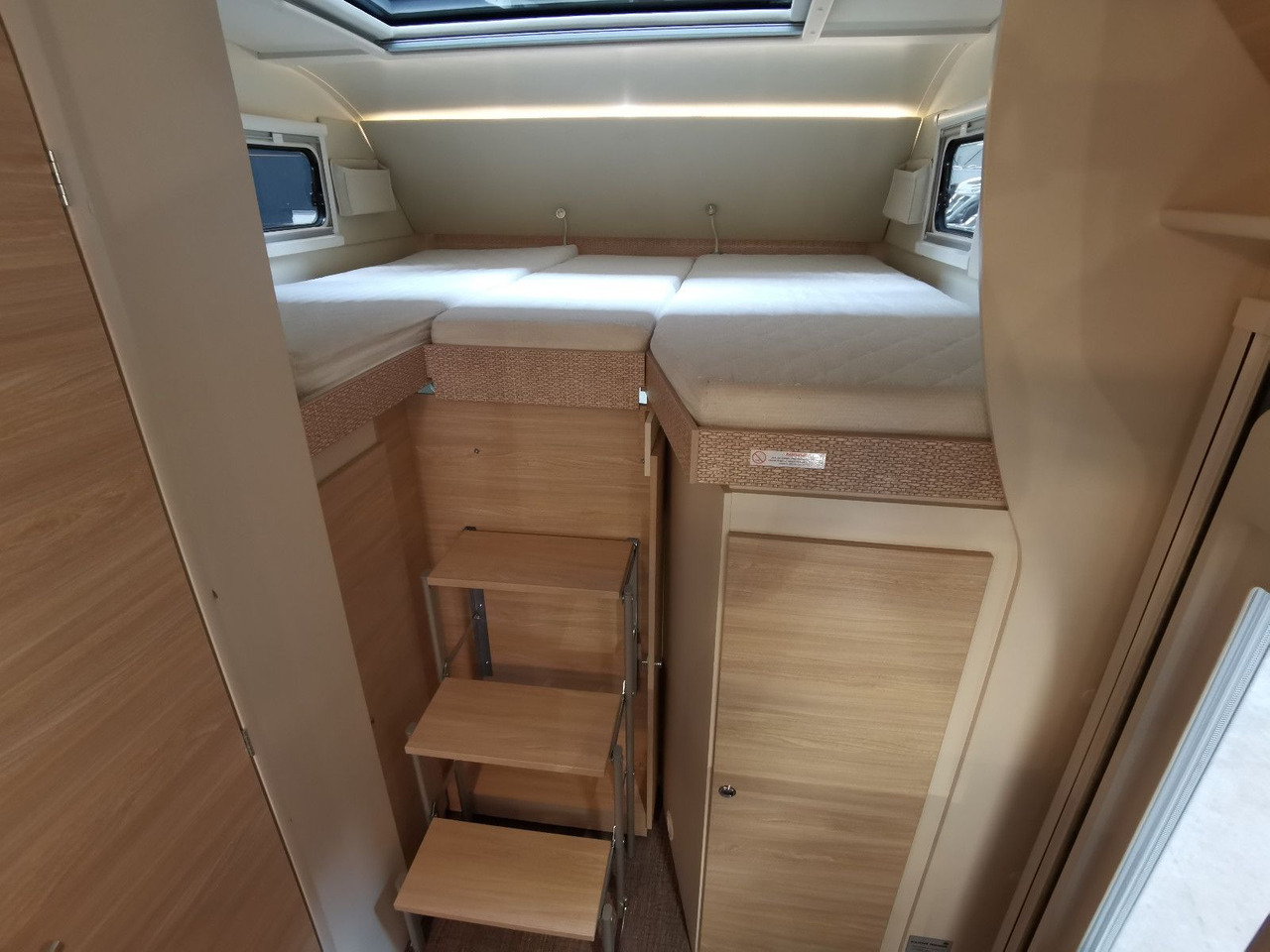 Alcove motorhome Eura Mobil ACTIVA ONE 650 HS /-2025-/ HECKSITZ&EINZELBETTEN: picture 13