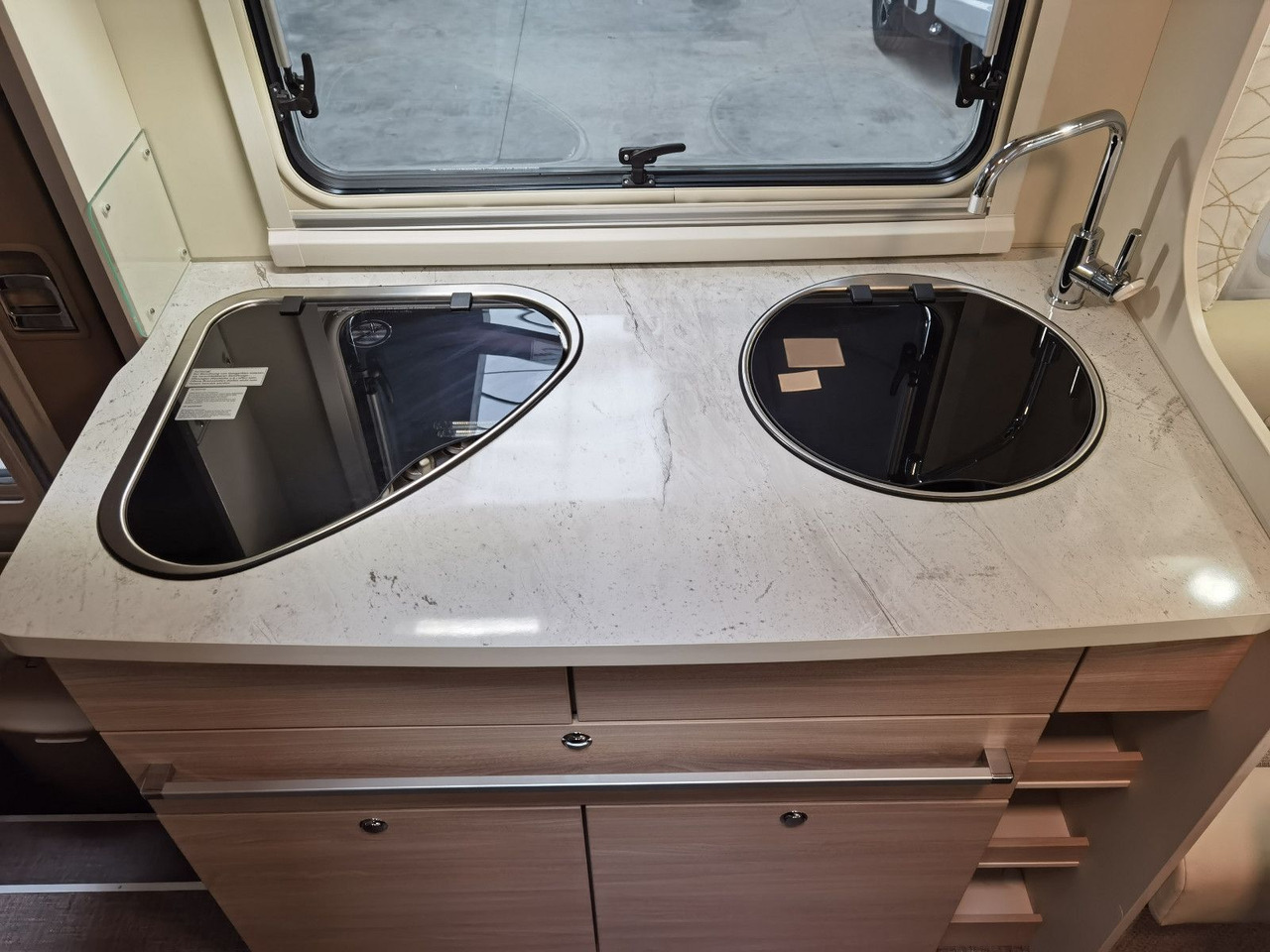 Alcove motorhome Eura Mobil ACTIVA ONE 650 HS /-2025-/ HECKSITZ&EINZELBETTEN: picture 18