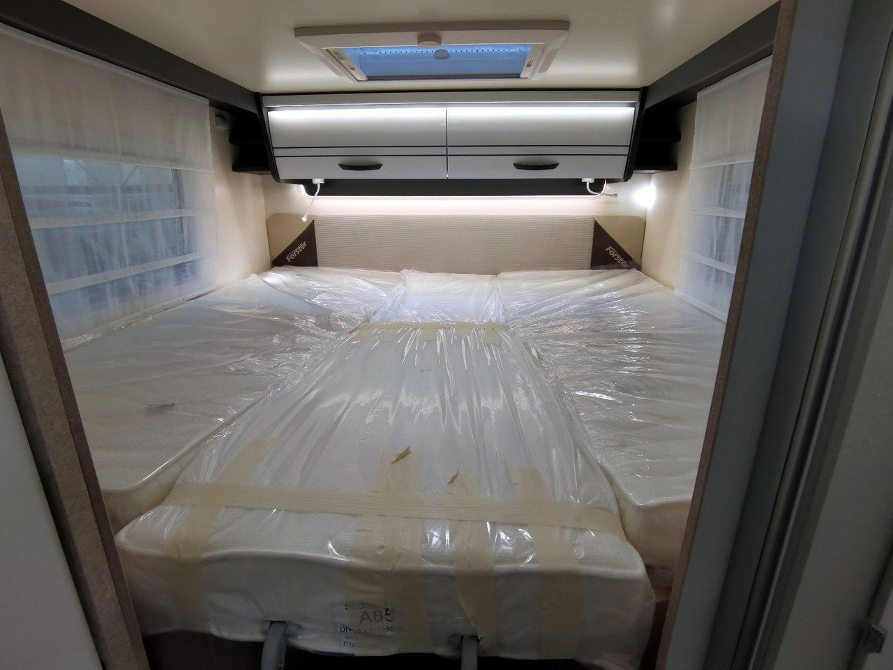 New Semi-integrated motorhome Forster T 745 EB /-MODELL 2025- / EINZELBETTEN & RAUMBAD: picture 20