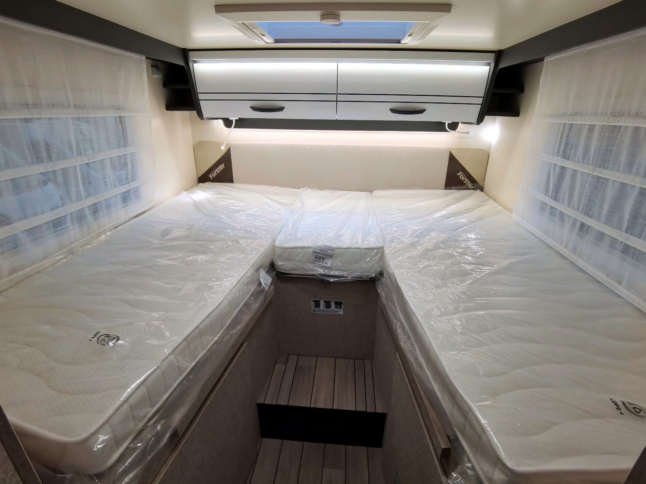 New Semi-integrated motorhome Forster T 745 EB /-MODELL 2025- / EINZELBETTEN & RAUMBAD: picture 19