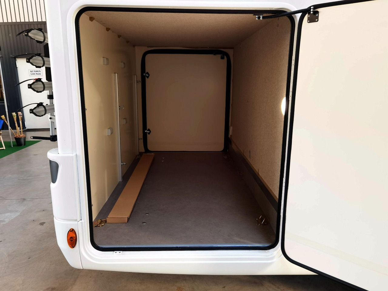 New Semi-integrated motorhome Forster T 745 EB /-MODELL 2025- / EINZELBETTEN & RAUMBAD: picture 11