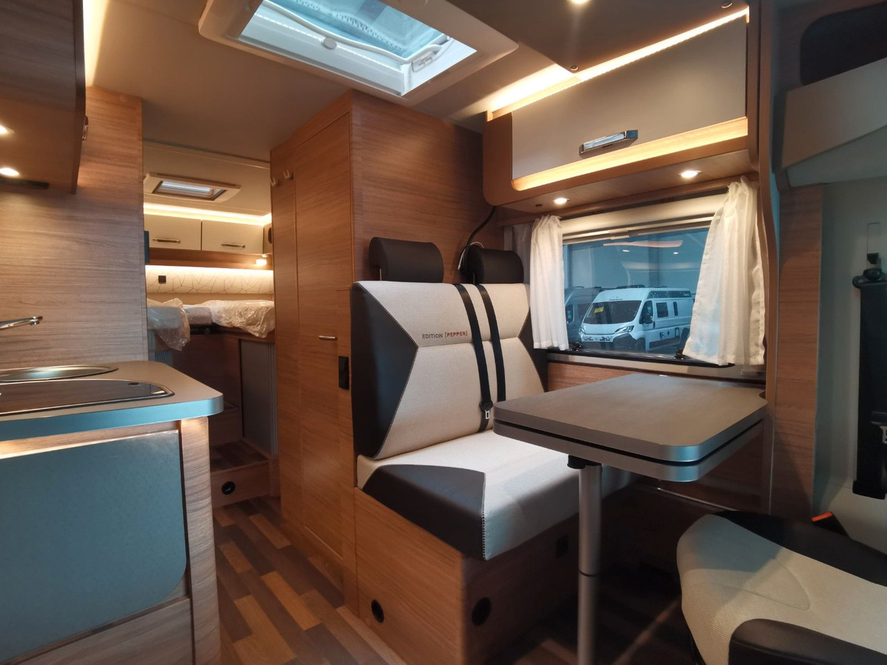 Semi-integrated motorhome Weinsberg CARACOMPACT 600 MEG PEPPER / MODELL 2026: picture 14 Semi-integrated motorhome Weinsberg CARACOMPACT 600 MEG PEPPER / MODELL 2026: picture 14