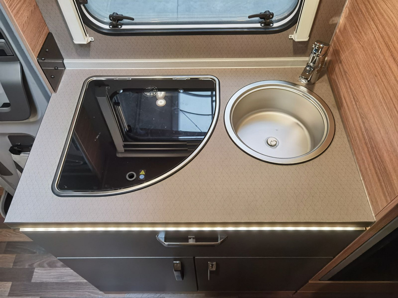 Alcove motorhome Weinsberg CARAHOME 650 DG / - MODELL 2025 - / 140 PS: picture 17